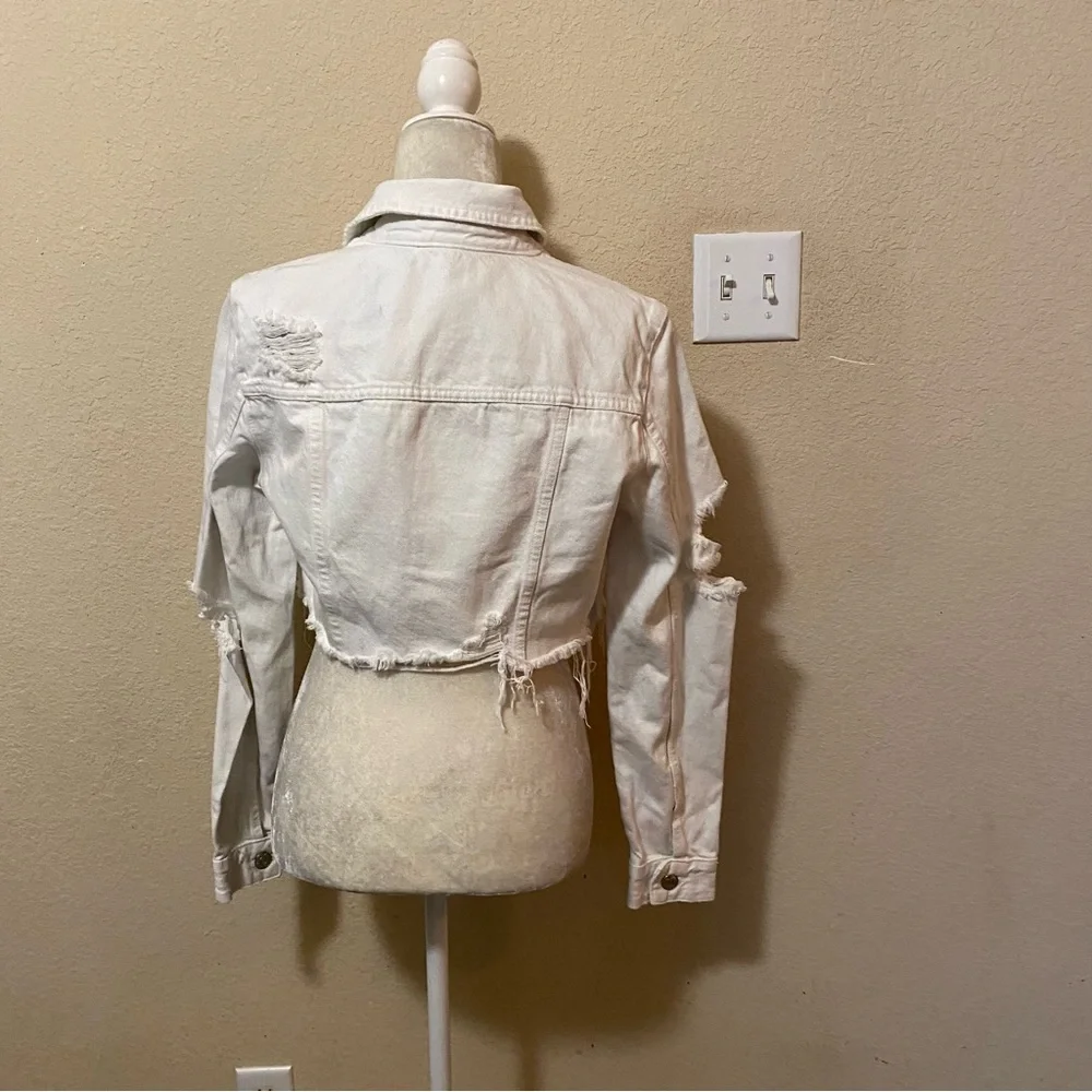 Zara White Jacket Cropped Distressed Frayed Hem Denim Button Front Size Small